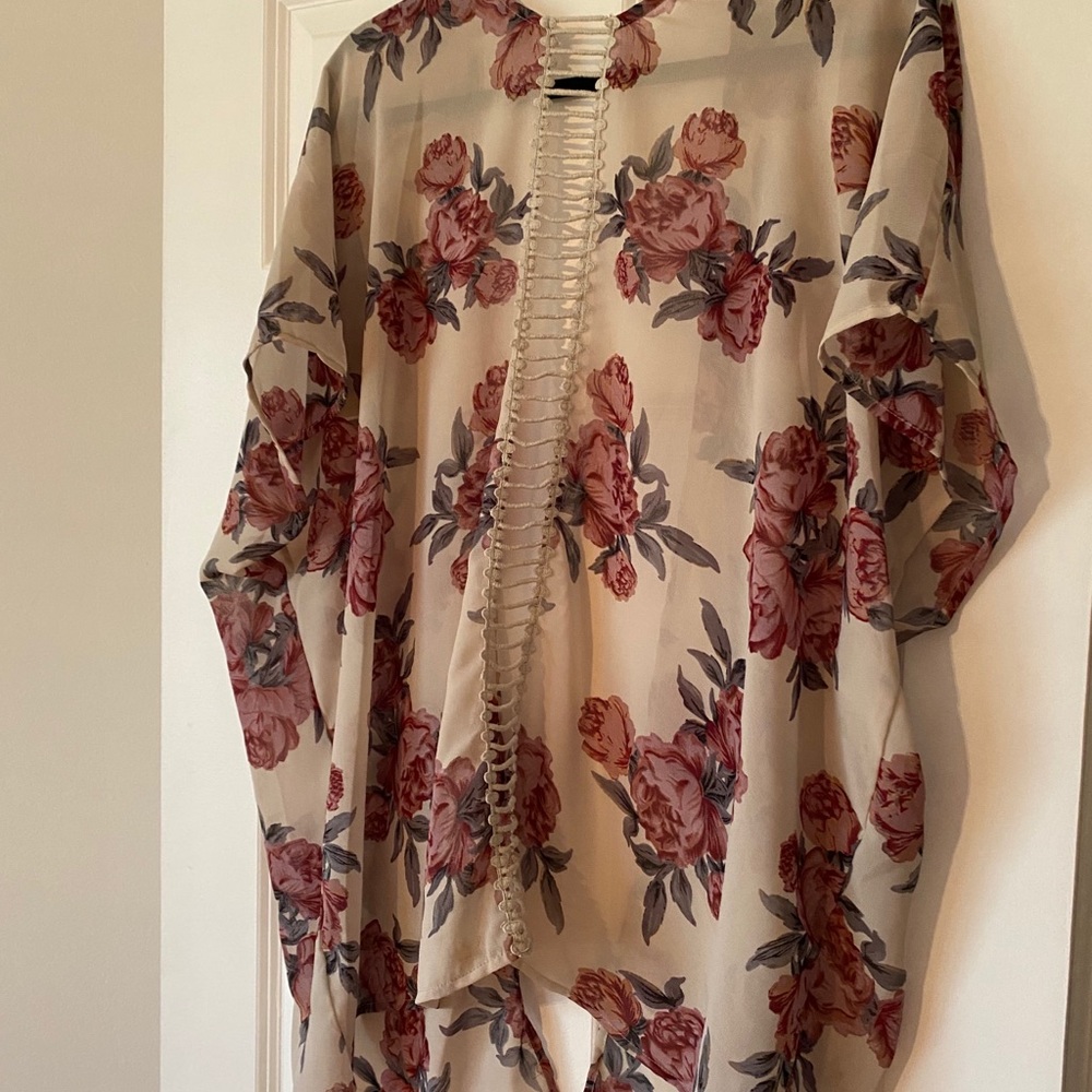 Floral kimono - Picture 3 of 3